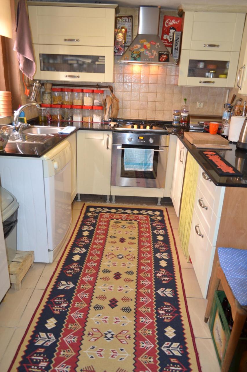 My Happy Home Hostel Izmir Exteriör bild